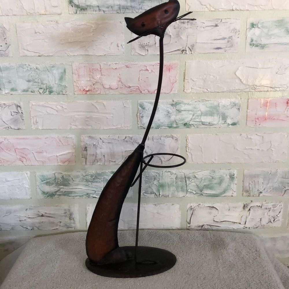 Metal hand crafted cat